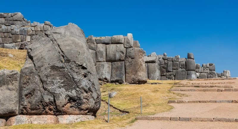 Sacsayhuamán walls above Cusco