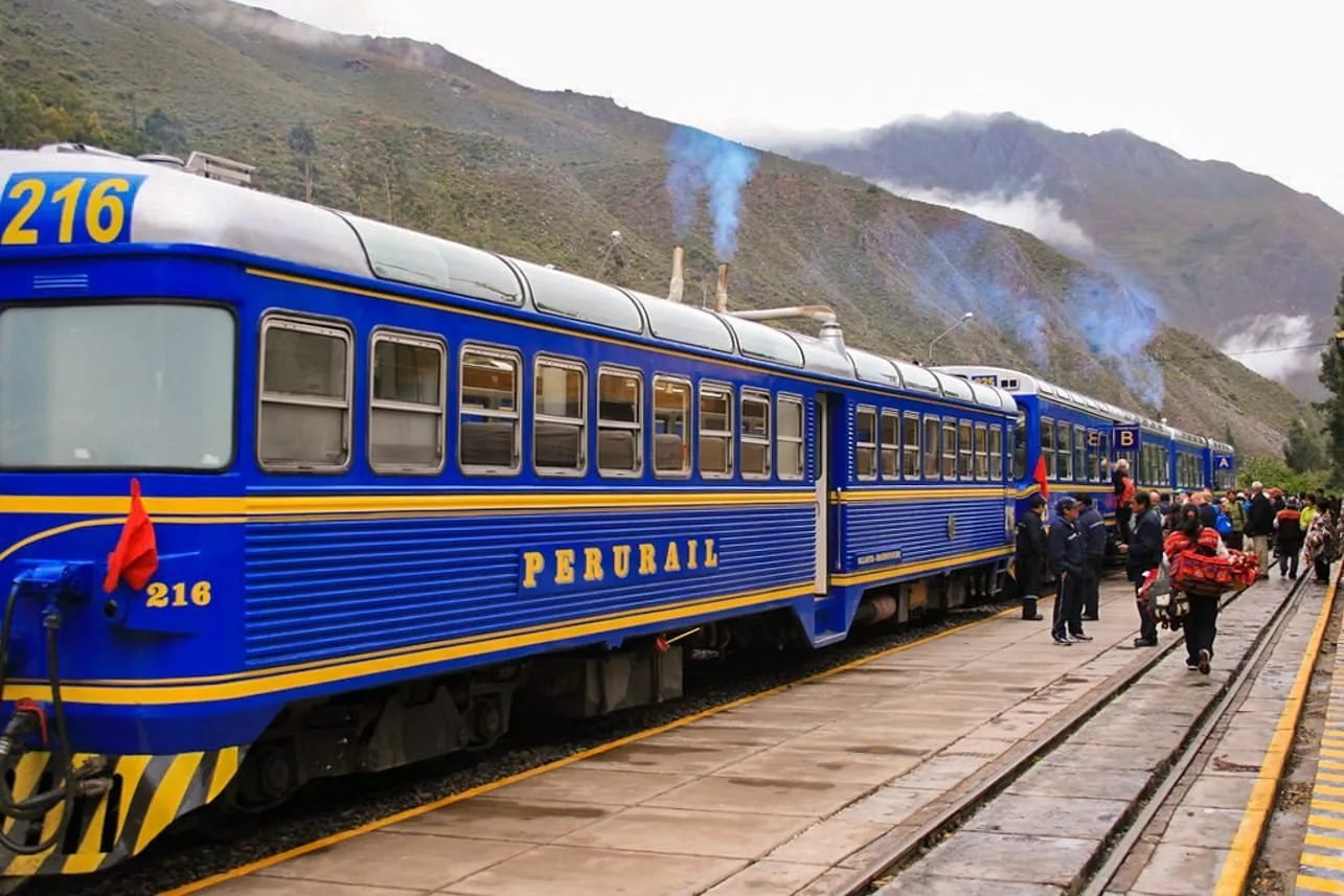 PeruRail train at Ollantaytambo station