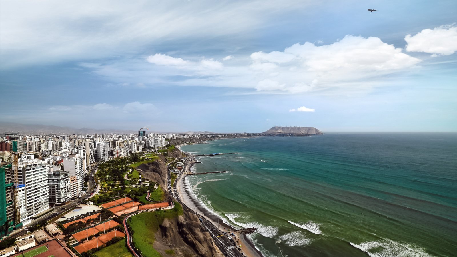 Clifftop parks of the Miraflores malecon above the Pacific in Lima